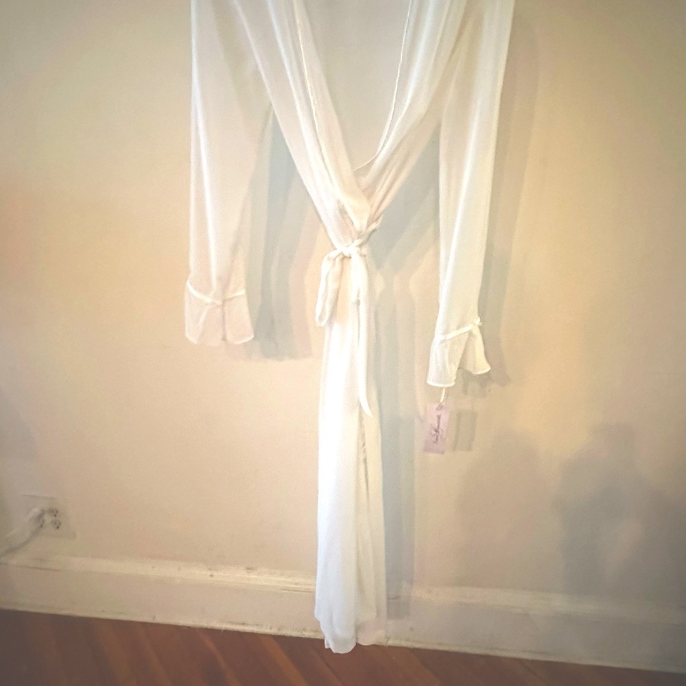NEW WITH TAGS Linea Donatella Bridal Robe